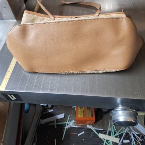 Michael Kors Kempton Signature Medium Pocket Tote (Beige/Camel/Tan) - Picture 8 of 8